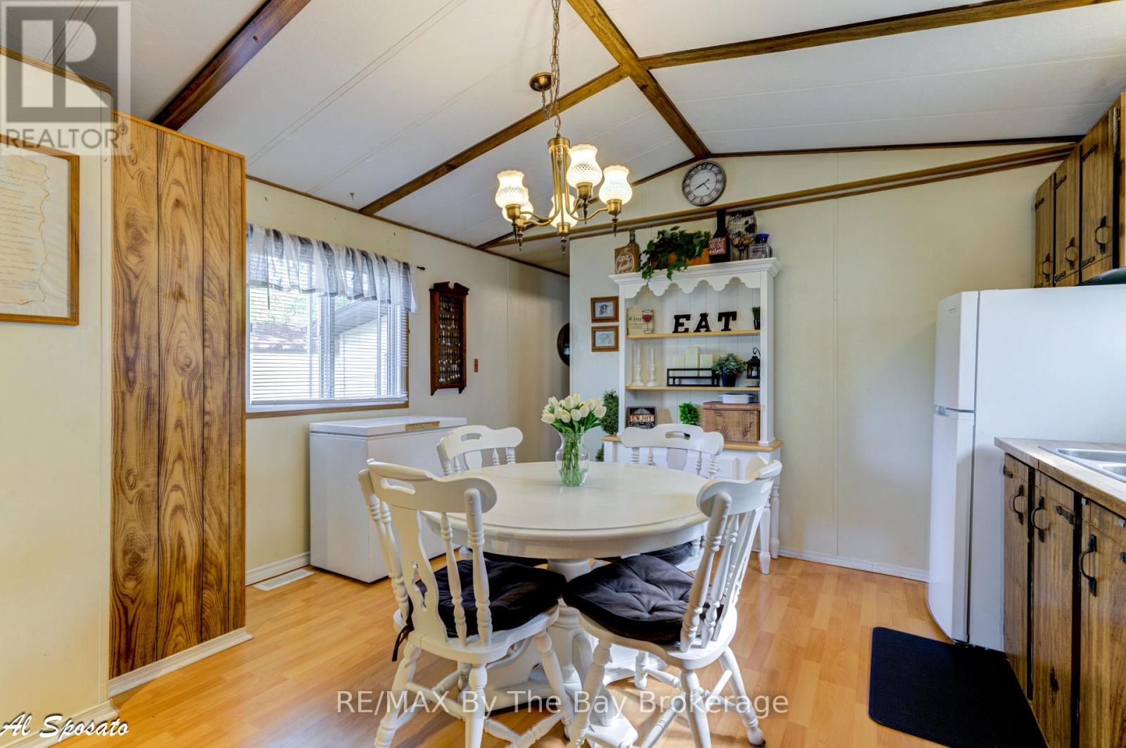 76 Georgian Glen Drive, Wasaga Beach, Ontario  L9Z 1K7 - Photo 20 - S12889202