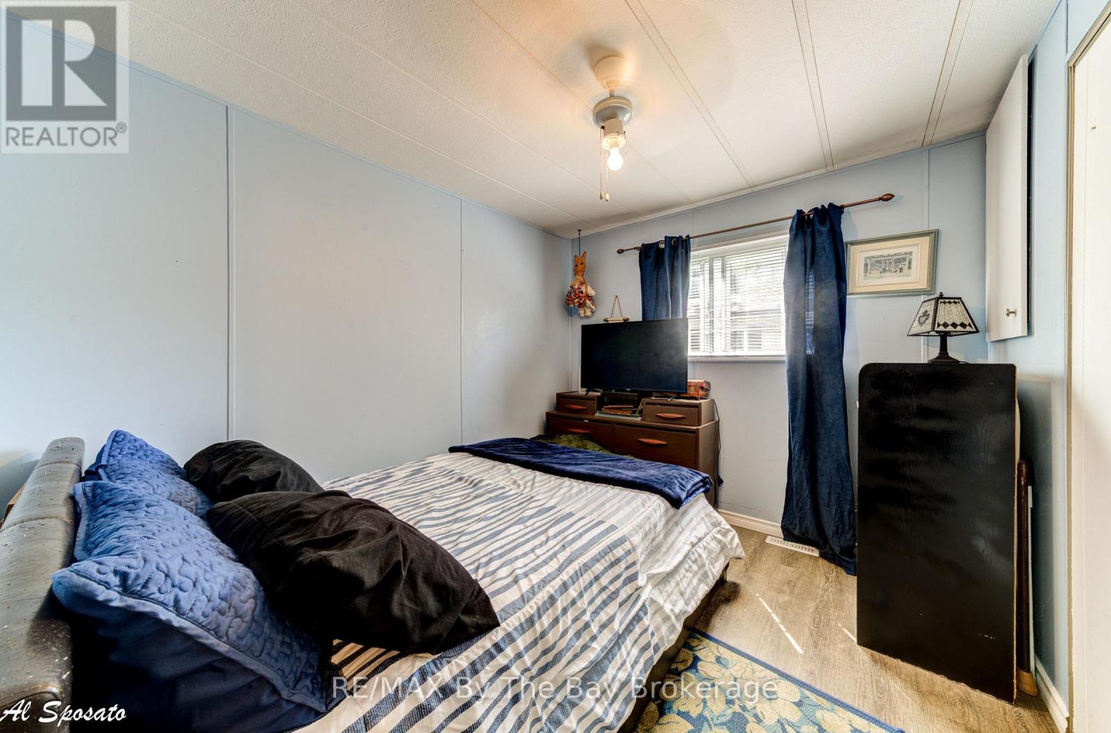 76 Georgian Glen Drive, Wasaga Beach, Ontario  L9Z 1K7 - Photo 24 - S12889202