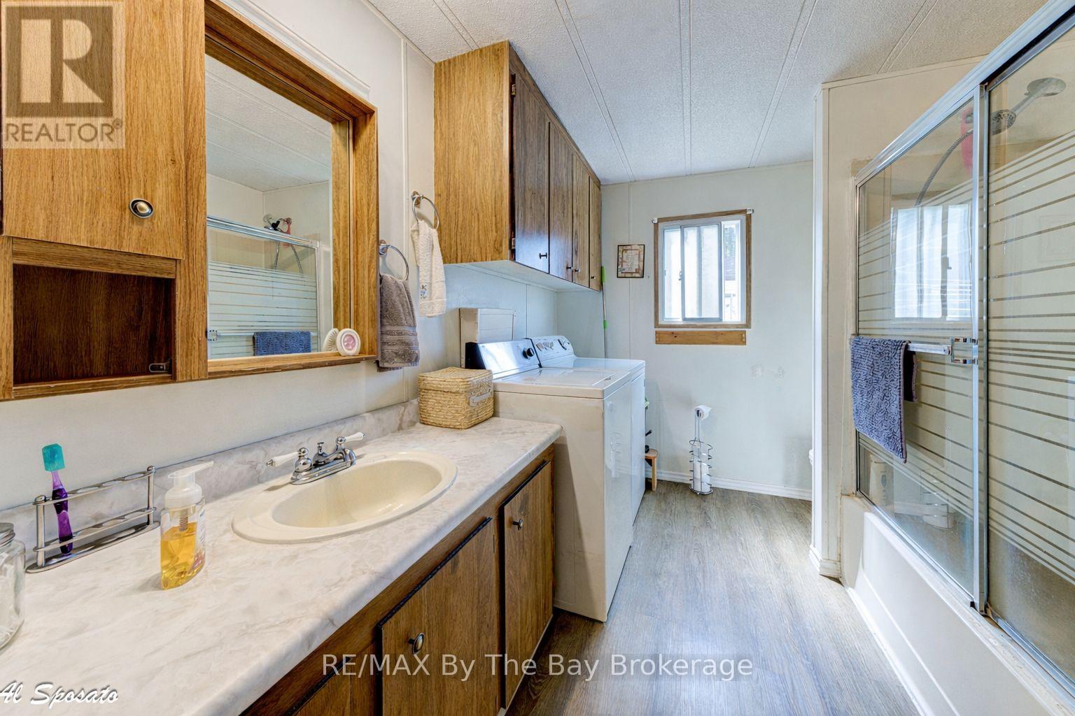 76 Georgian Glen Drive, Wasaga Beach, Ontario  L9Z 1K7 - Photo 25 - S12889202