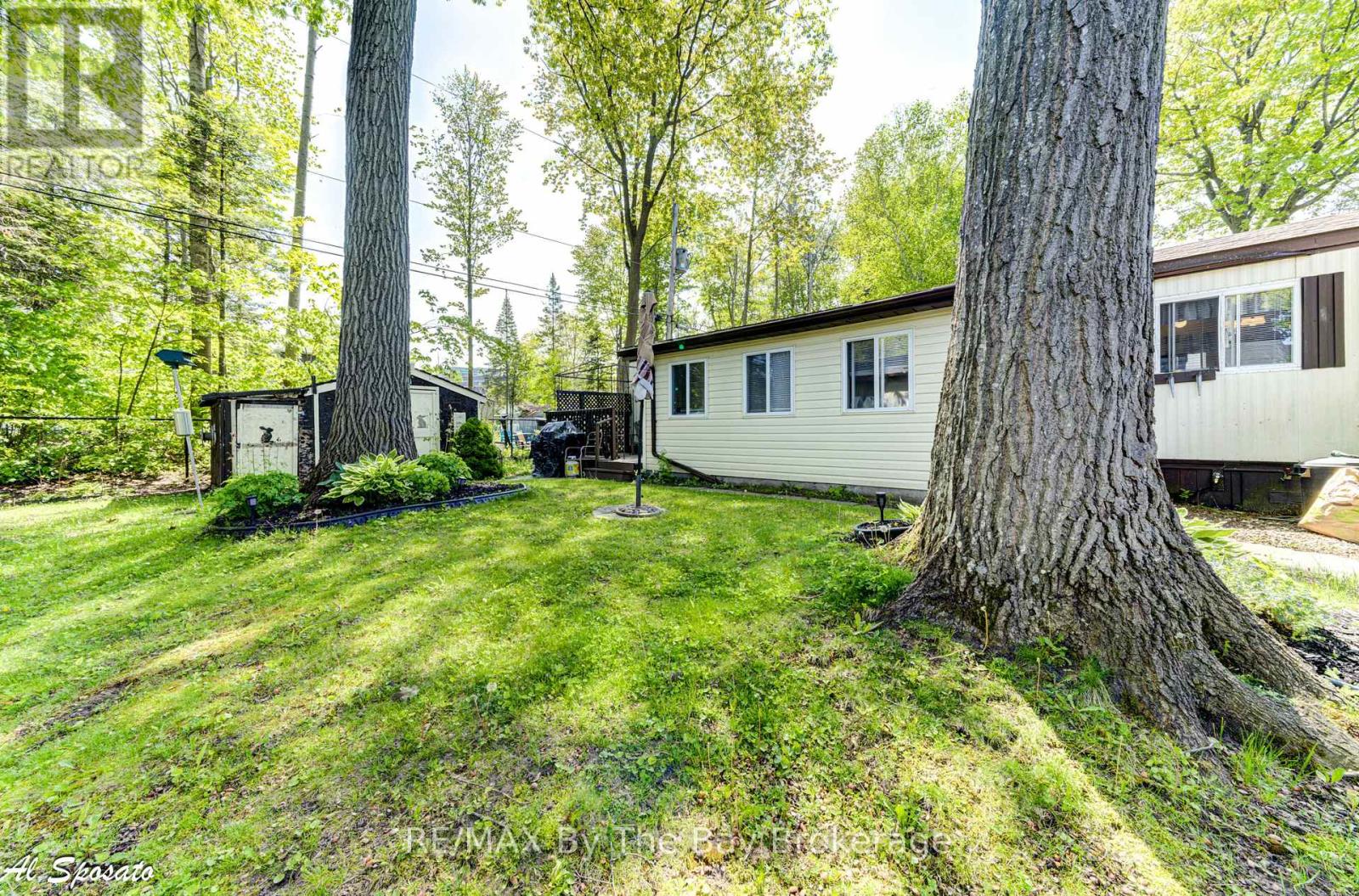 76 Georgian Glen Drive, Wasaga Beach, Ontario  L9Z 1K7 - Photo 30 - S12889202