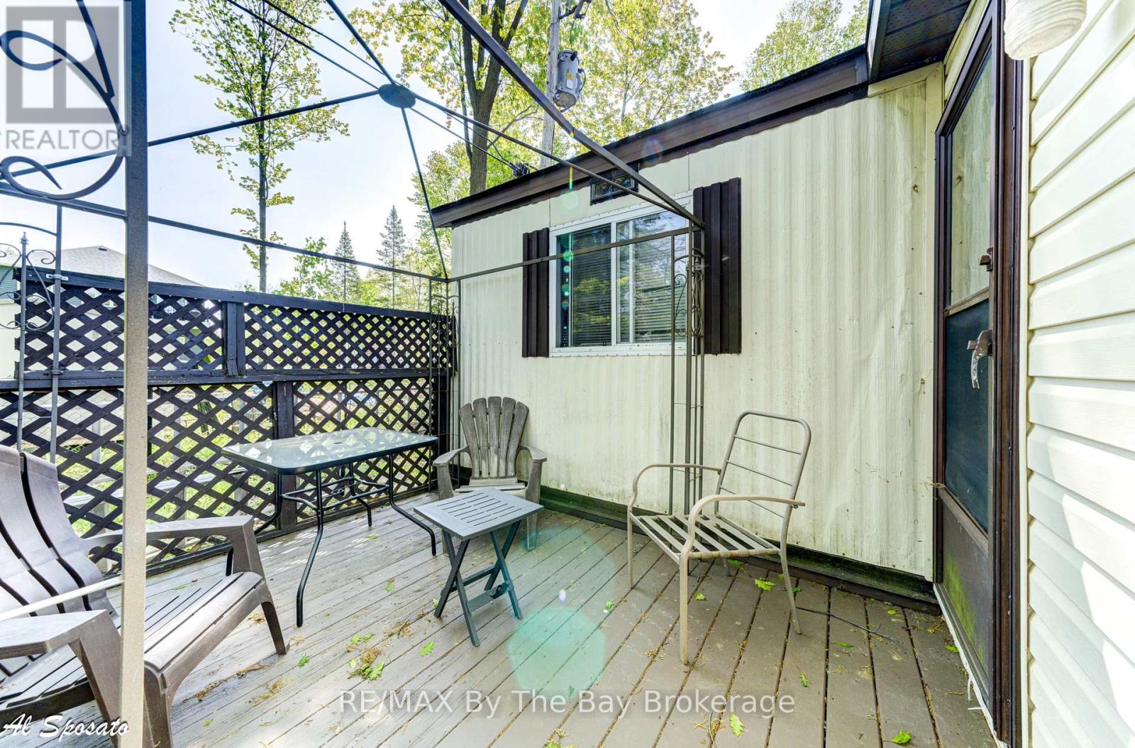 76 Georgian Glen Drive, Wasaga Beach, Ontario  L9Z 1K7 - Photo 33 - S12889202