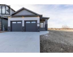 322 Canyon Meadows Road W, Lethbridge, Alberta