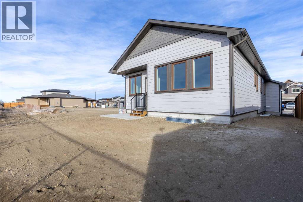 322 Canyon Meadows Road W, Lethbridge, Alberta  T1K 8E7 - Photo 36 - A2277428