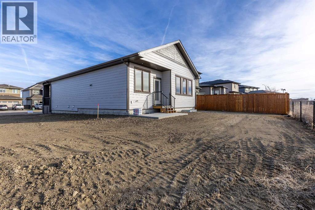 322 Canyon Meadows Road W, Lethbridge, Alberta  T1K 8E7 - Photo 35 - A2277428