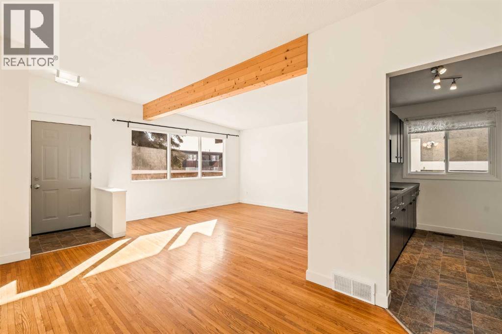 75 Galbraith Drive Sw, Calgary, Alberta  T3E 4Z5 - Photo 9 - A2270890