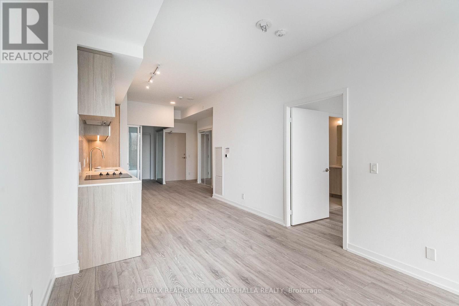 736 - 2020 Bathurst Street, Toronto, Ontario  M5B 1L2 - Photo 27 - C12889178