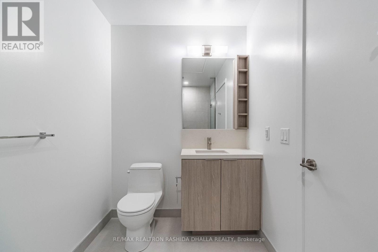736 - 2020 Bathurst Street, Toronto, Ontario  M5B 1L2 - Photo 33 - C12889178