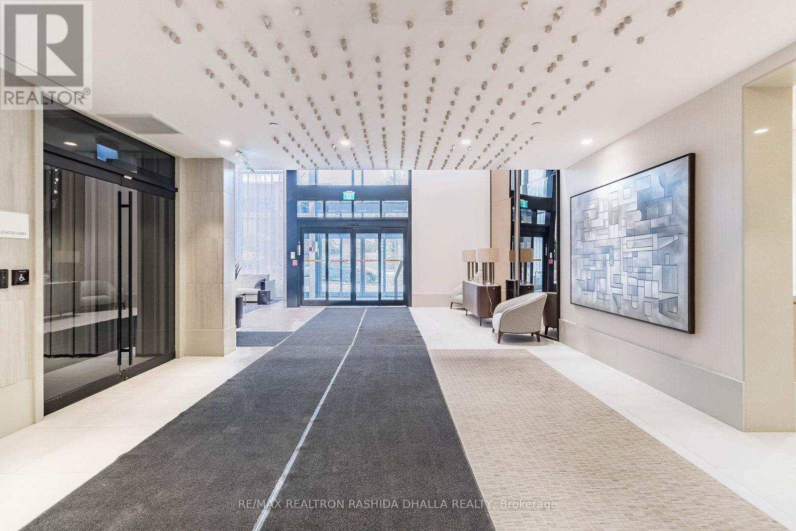 736 - 2020 Bathurst Street, Toronto, Ontario  M5B 1L2 - Photo 4 - C12889178