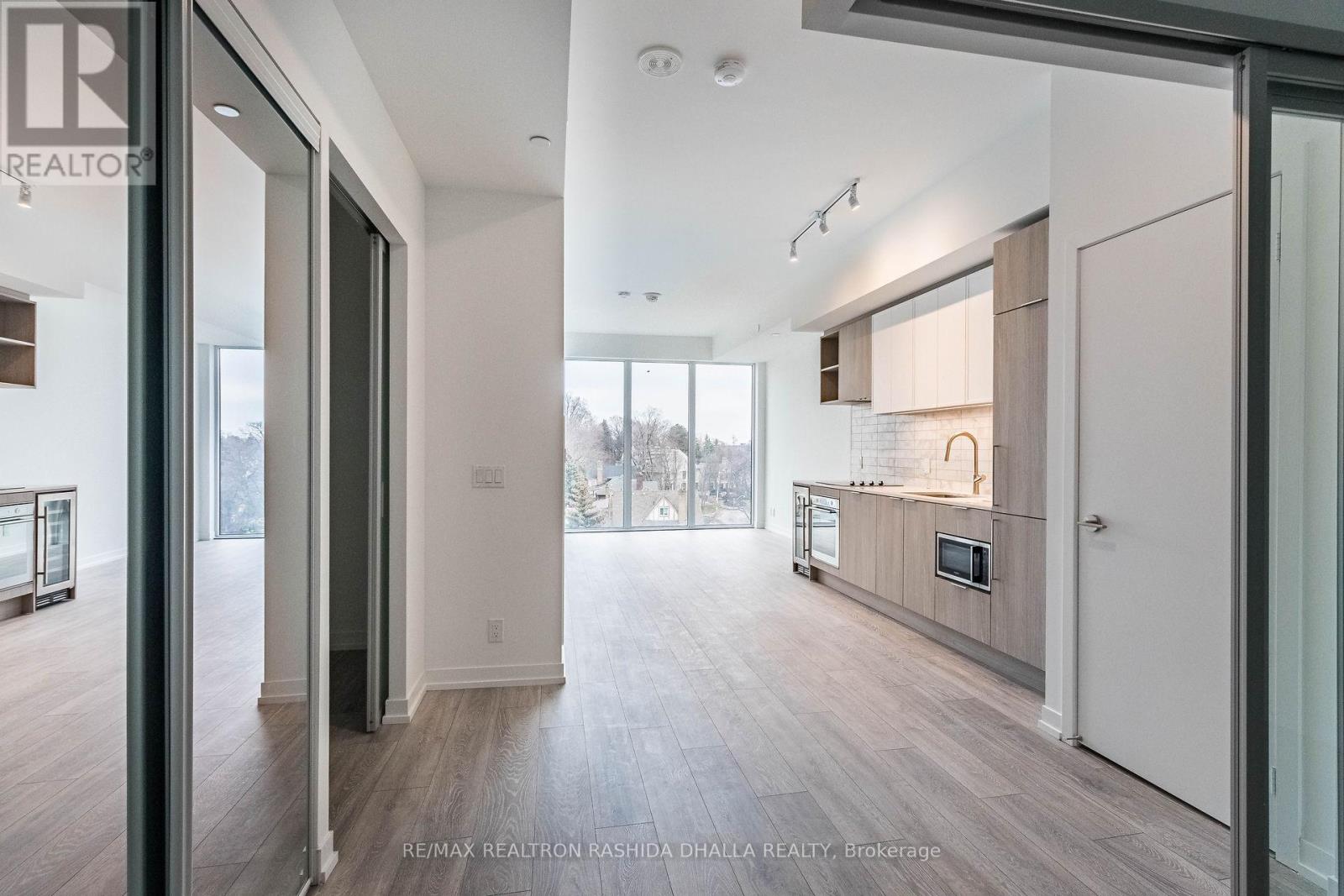 736 - 2020 Bathurst Street, Toronto, Ontario  M5B 1L2 - Photo 9 - C12889178