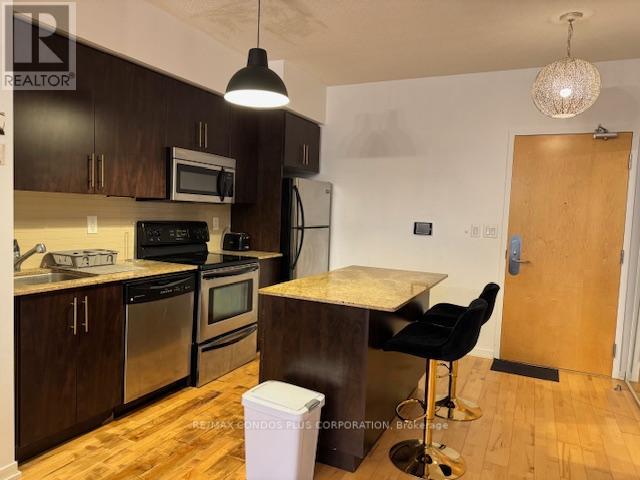 3002 - 55 Bremner Boulevard, Toronto (Waterfront Communities), Ontario  M5J 0A6 - Photo 2 - C12889200