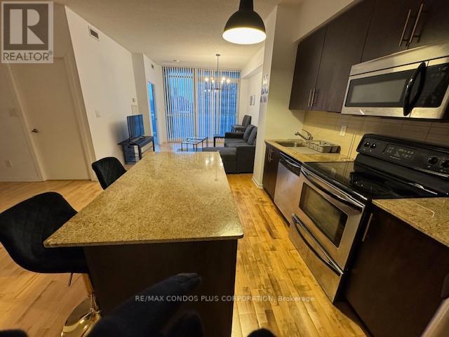 3002 - 55 Bremner Boulevard, Toronto (Waterfront Communities), Ontario  M5J 0A6 - Photo 6 - C12889200