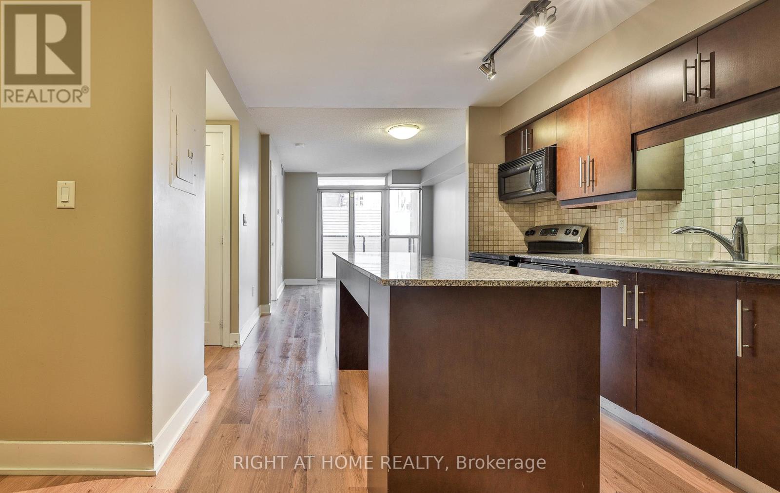 1912 - 20 Blue Jays Way, Toronto, Ontario  M5V 3W6 - Photo 12 - C12889262