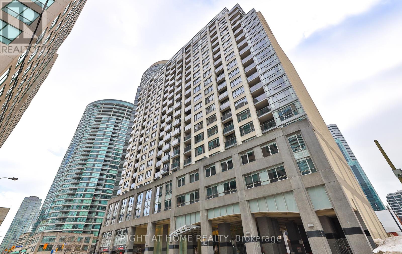 1912 - 20 Blue Jays Way, Toronto, Ontario  M5V 3W6 - Photo 28 - C12889262