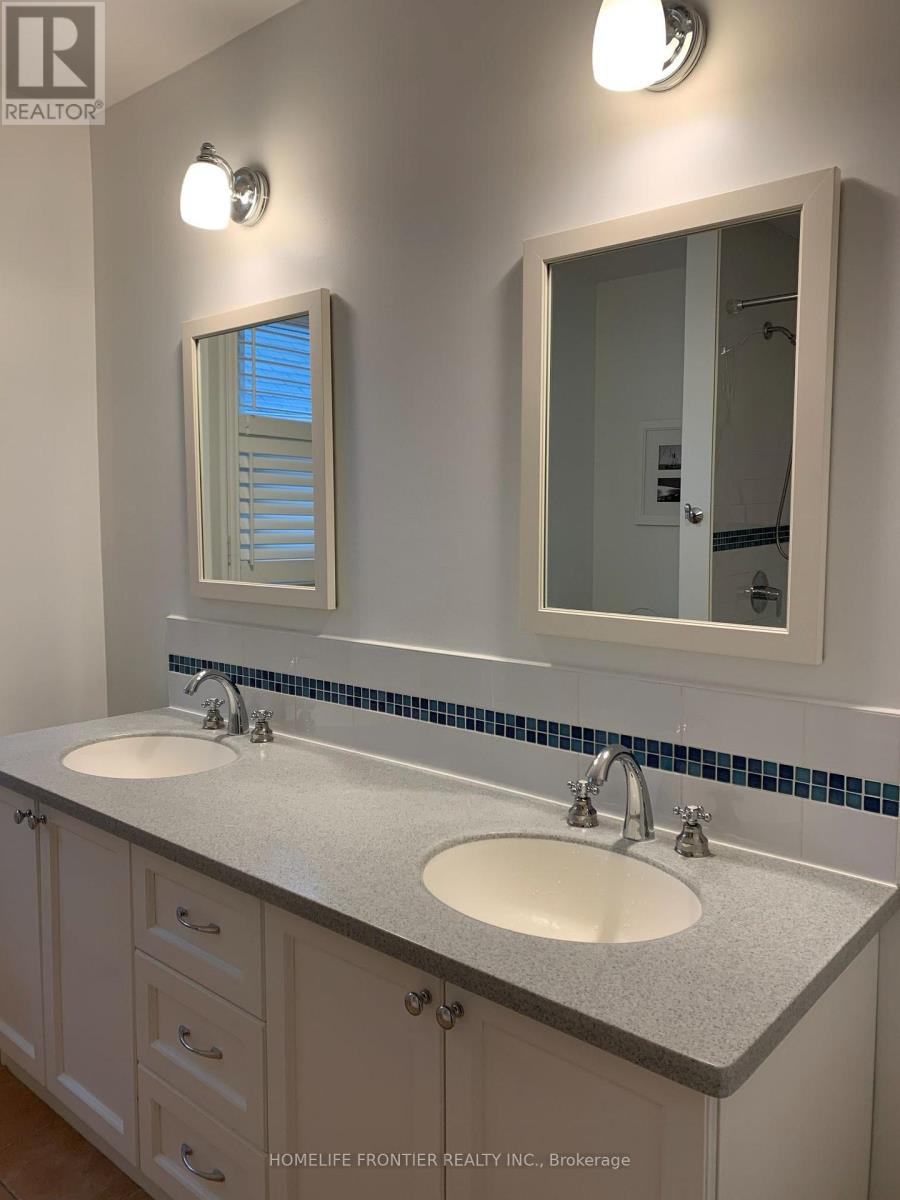 462 Weldrick Road E, Richmond Hill, Ontario  L4B 2T6 - Photo 3 - N12889230