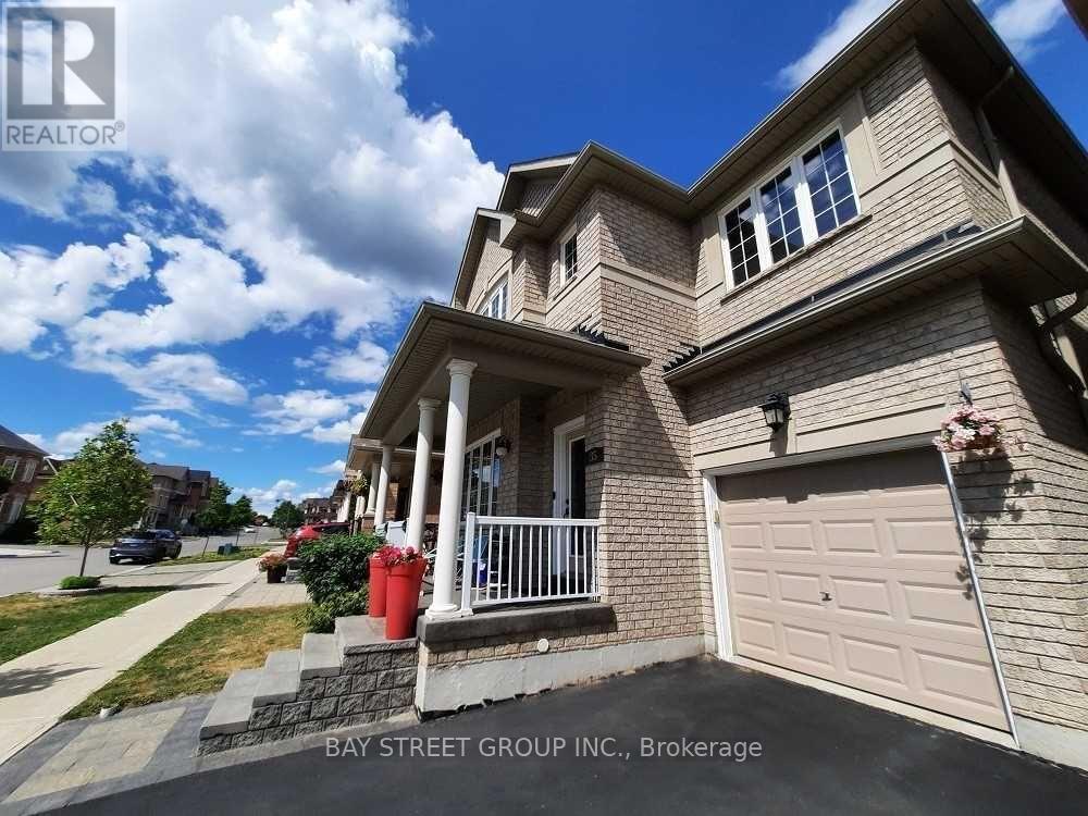 35 Everett Street, Markham, Ontario  L6E 0H6 - Photo 2 - N12889236