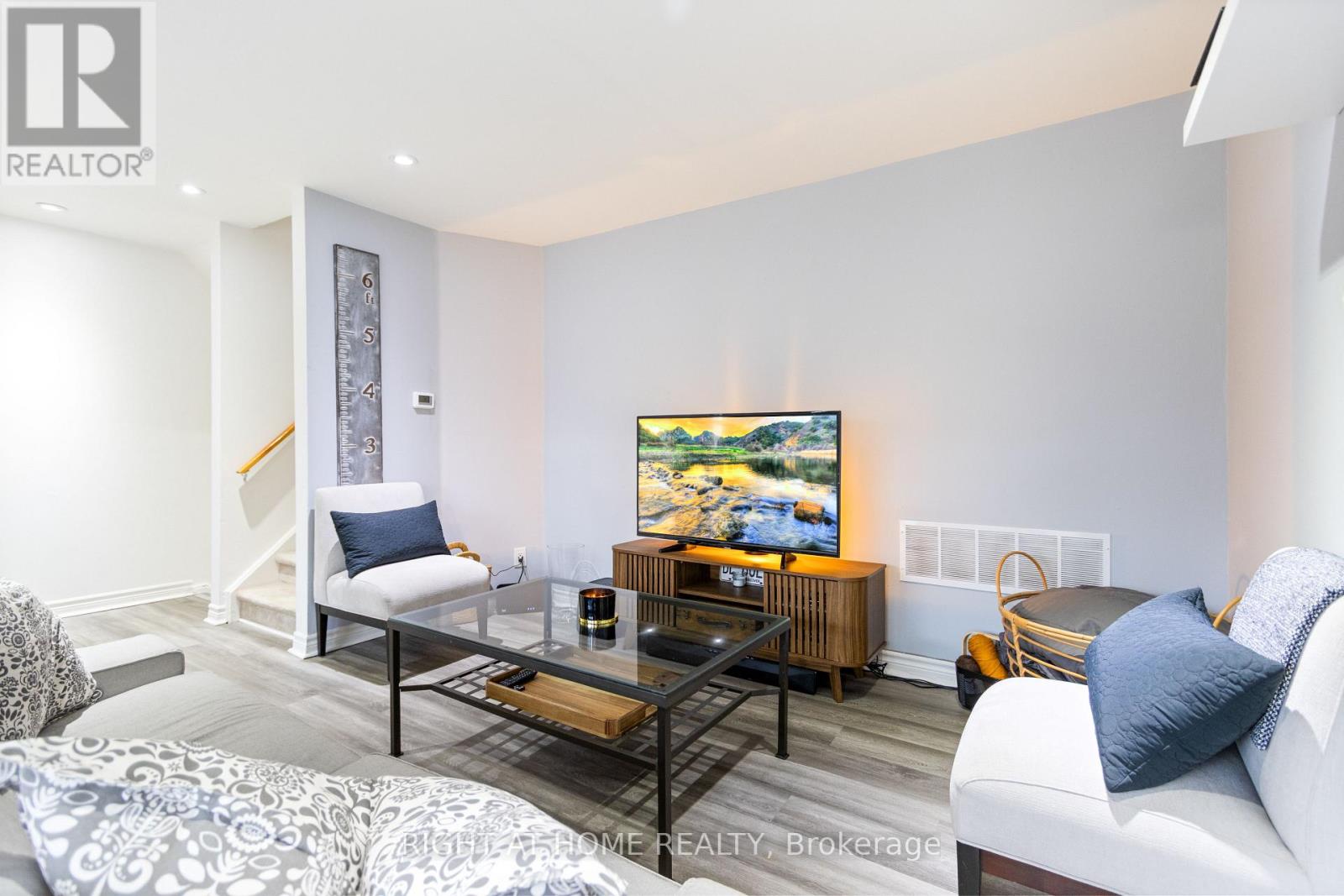 117 - 219 Milestone Crescent, Aurora, Ontario  L4G 3M2 - Photo 11 - N12889282