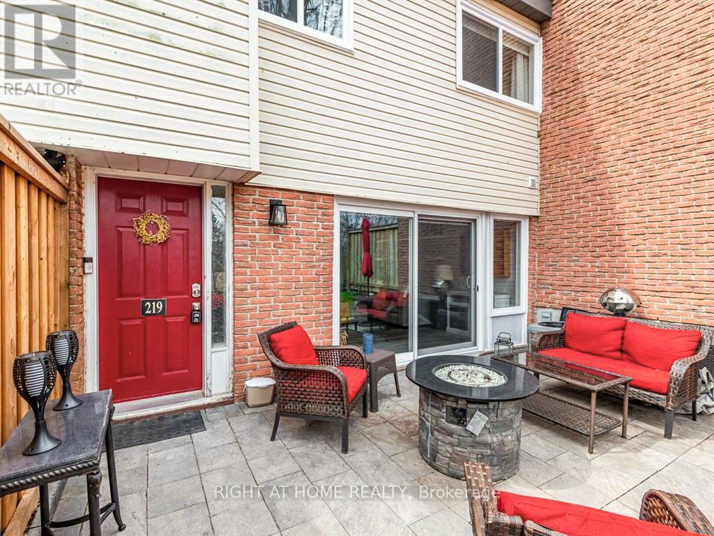 117 - 219 Milestone Crescent, Aurora, Ontario  L4G 3M2 - Photo 6 - N12889282