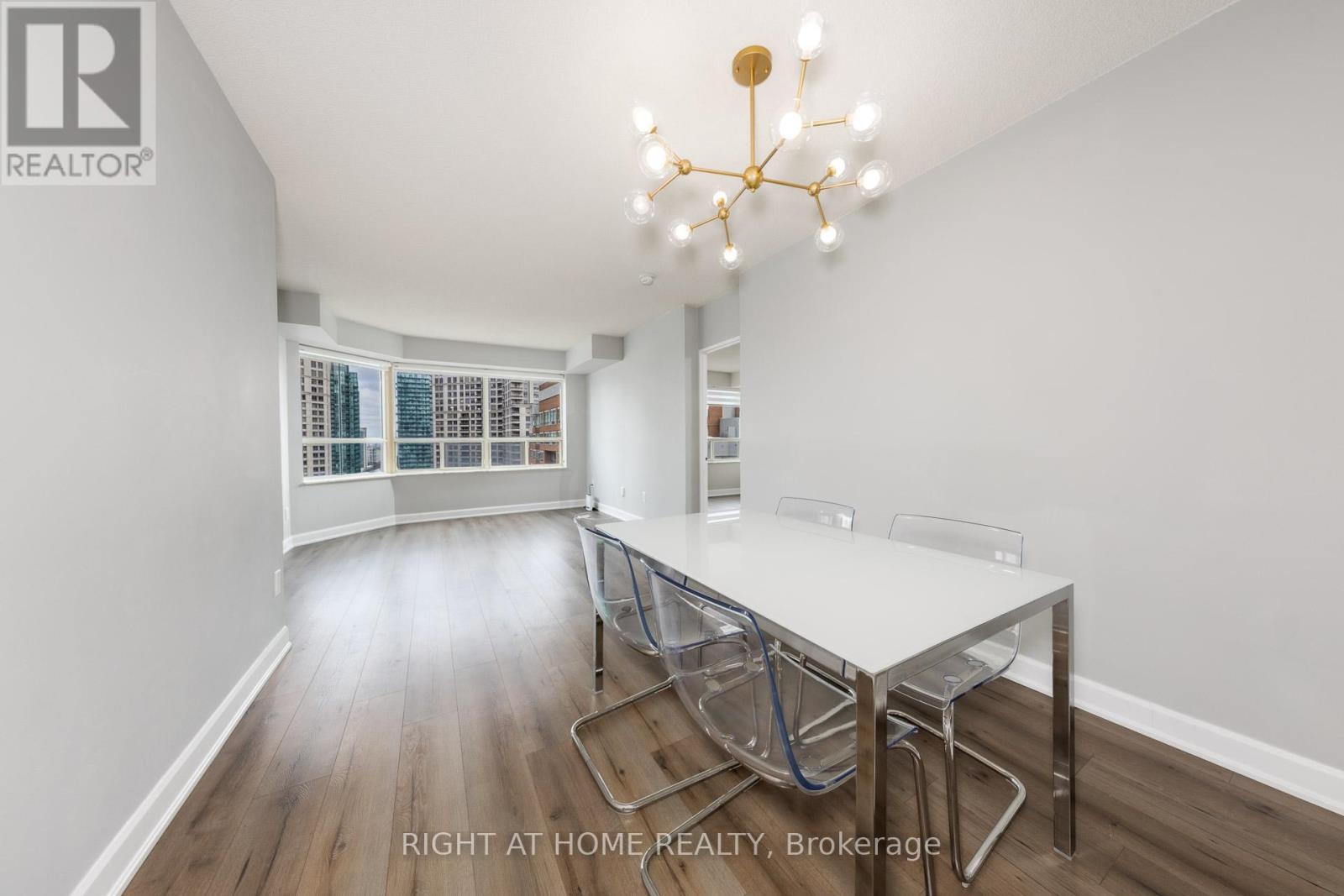 Ph104 - 335 Webb Drive, Mississauga, Ontario  L5B 4A1 - Photo 12 - W12889214