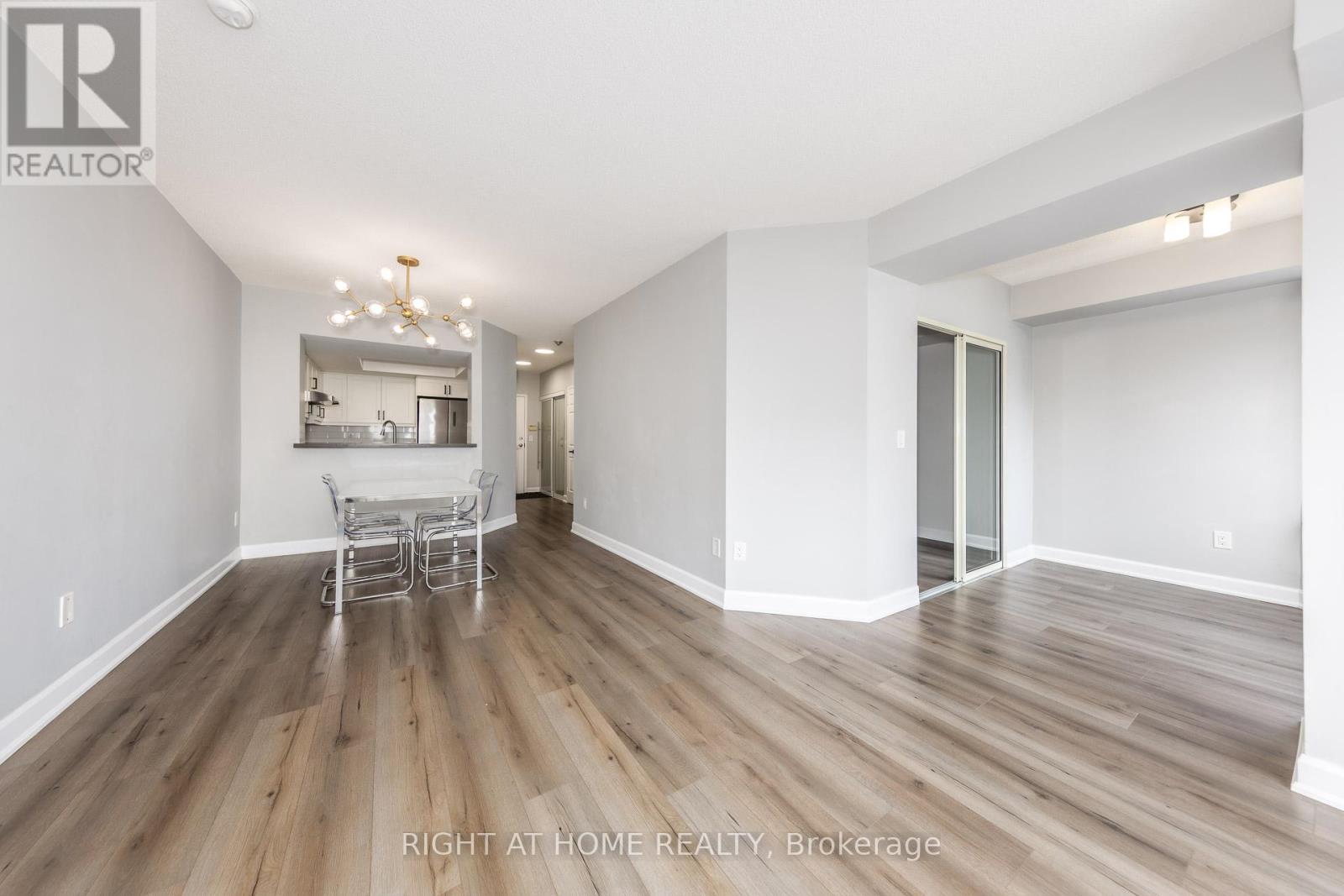 Ph104 - 335 Webb Drive, Mississauga, Ontario  L5B 4A1 - Photo 16 - W12889214