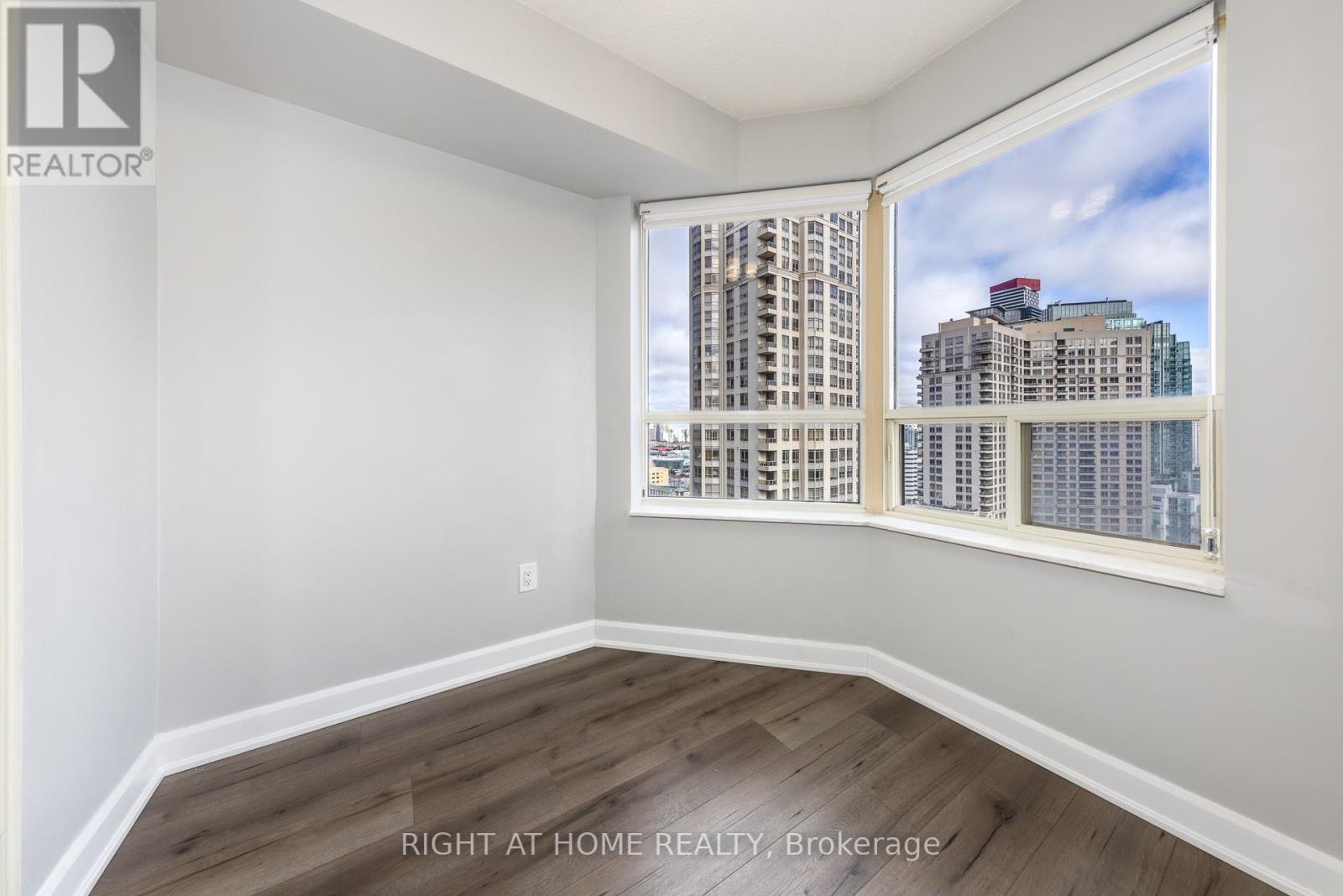 Ph104 - 335 Webb Drive, Mississauga, Ontario  L5B 4A1 - Photo 18 - W12889214