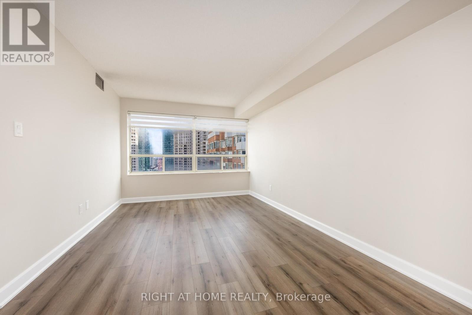 Ph104 - 335 Webb Drive, Mississauga, Ontario  L5B 4A1 - Photo 20 - W12889214