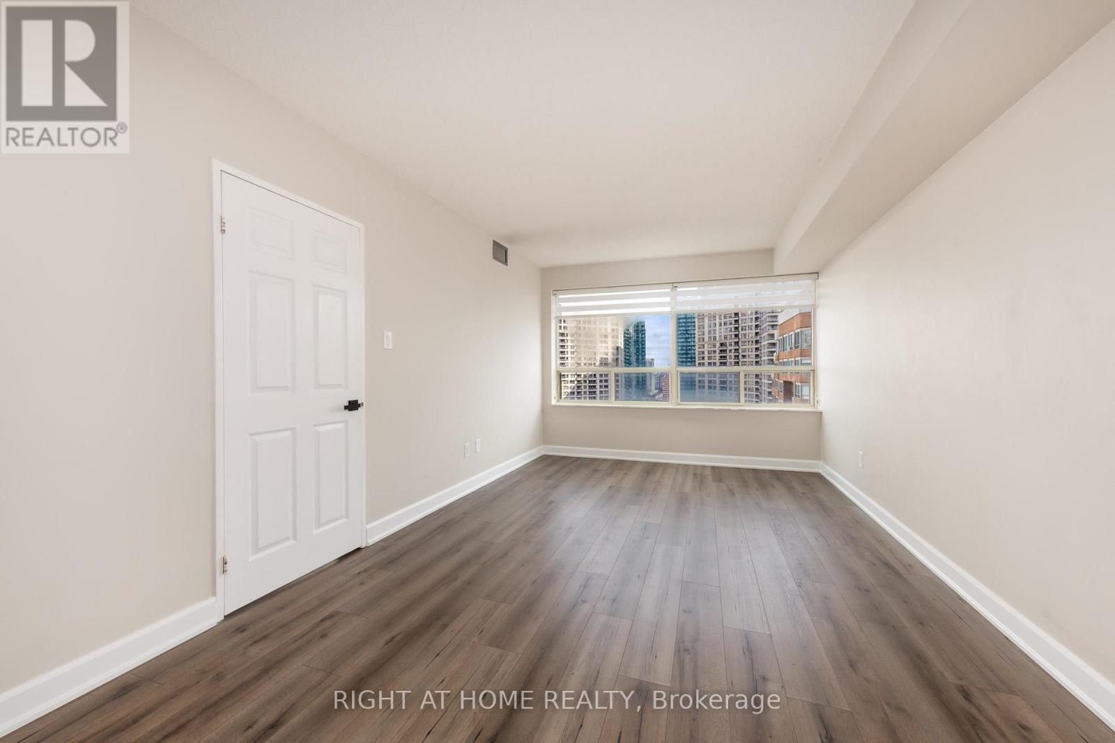 Ph104 - 335 Webb Drive, Mississauga, Ontario  L5B 4A1 - Photo 21 - W12889214