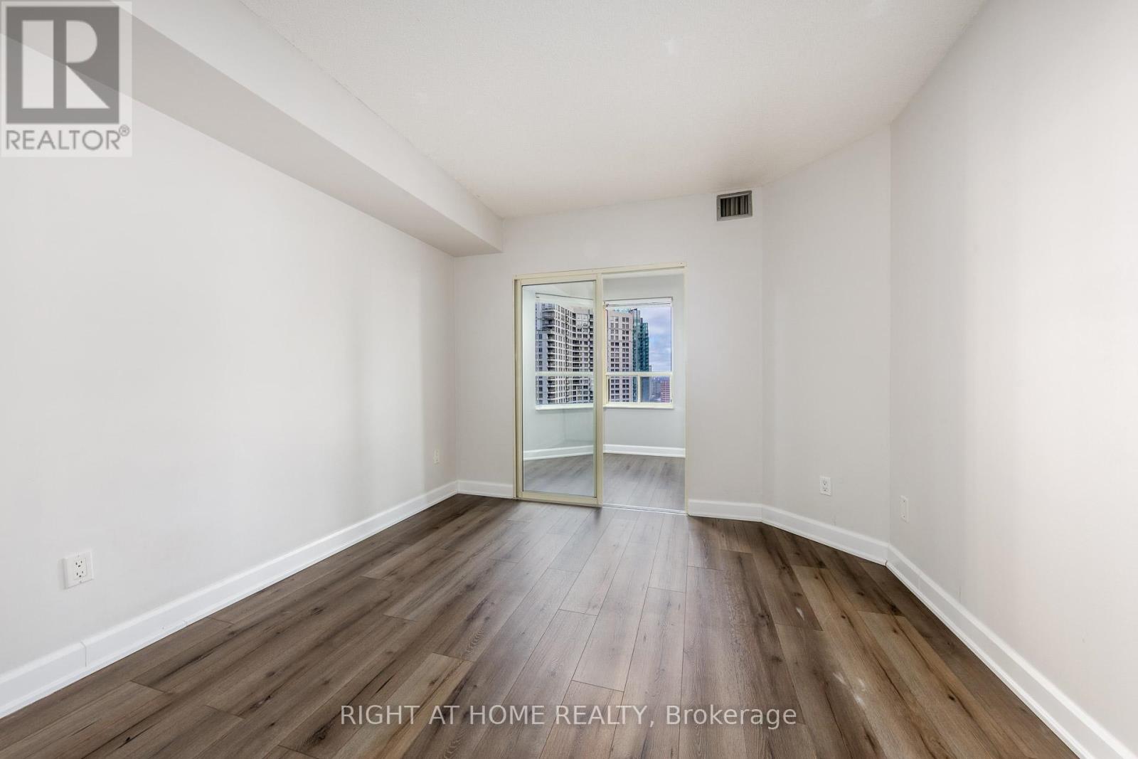 Ph104 - 335 Webb Drive, Mississauga, Ontario  L5B 4A1 - Photo 25 - W12889214