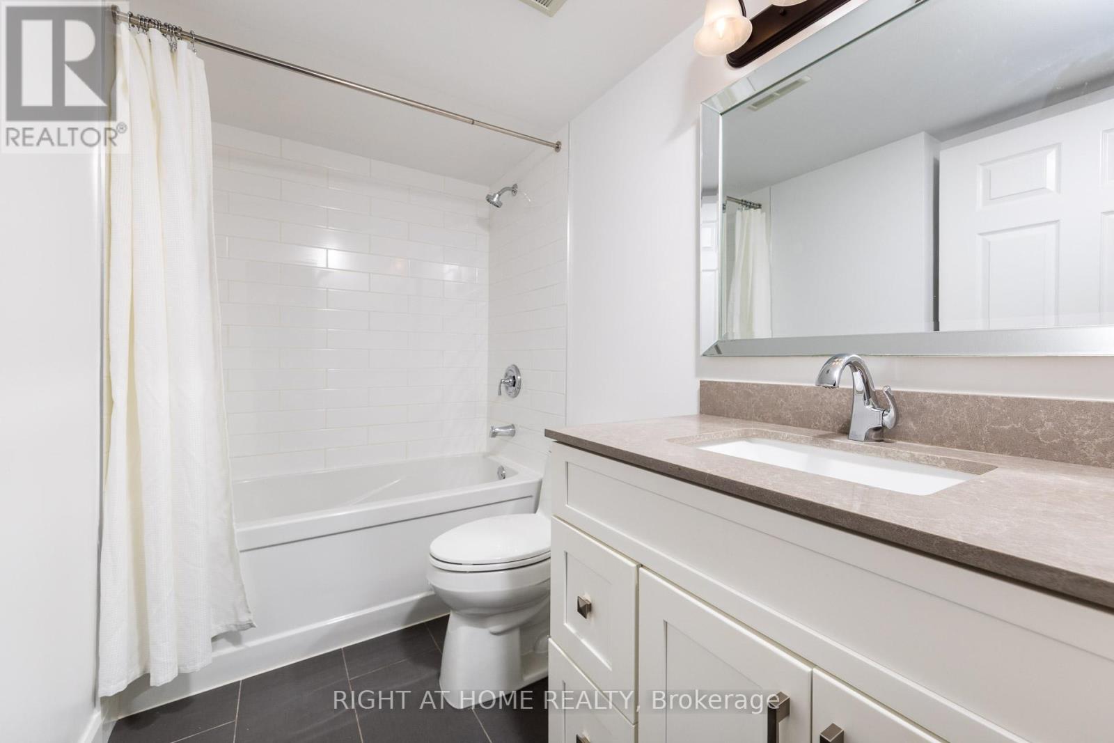 Ph104 - 335 Webb Drive, Mississauga, Ontario  L5B 4A1 - Photo 28 - W12889214