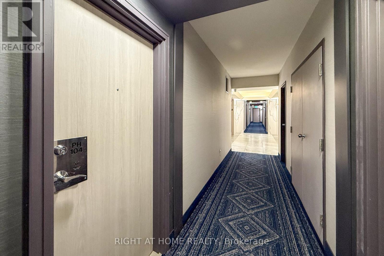 Ph104 - 335 Webb Drive, Mississauga, Ontario  L5B 4A1 - Photo 32 - W12889214