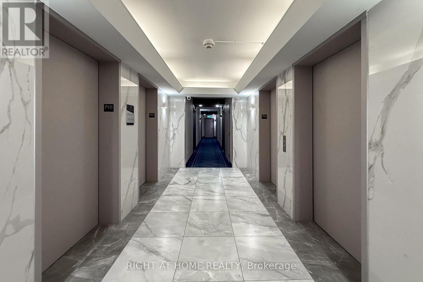 Ph104 - 335 Webb Drive, Mississauga, Ontario  L5B 4A1 - Photo 33 - W12889214