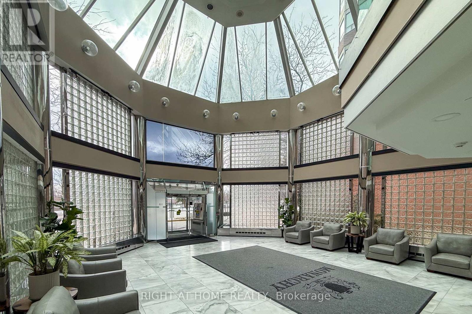 Ph104 - 335 Webb Drive, Mississauga, Ontario  L5B 4A1 - Photo 34 - W12889214