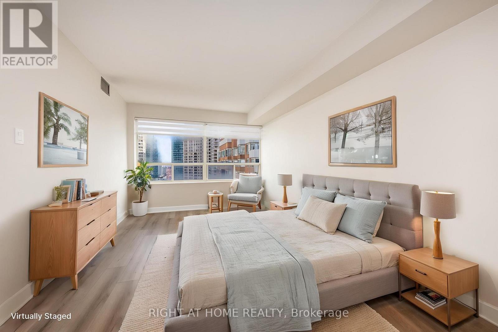 Ph104 - 335 Webb Drive, Mississauga, Ontario  L5B 4A1 - Photo 4 - W12889214