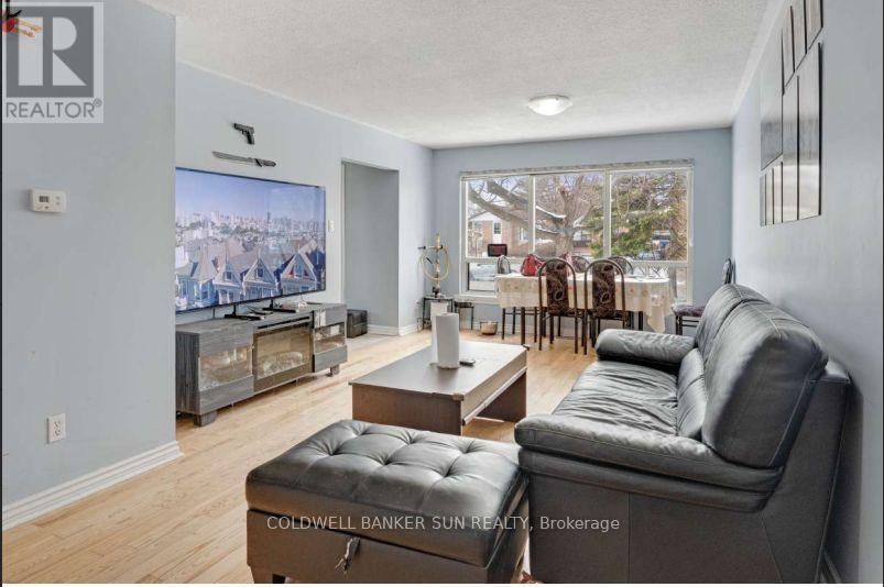 46 Flamingo Crescent, Brampton, Ontario  L6T 2G5 - Photo 5 - W12889228