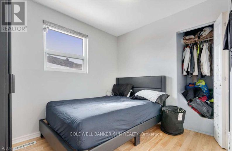 46 Flamingo Crescent, Brampton, Ontario  L6T 2G5 - Photo 8 - W12889228