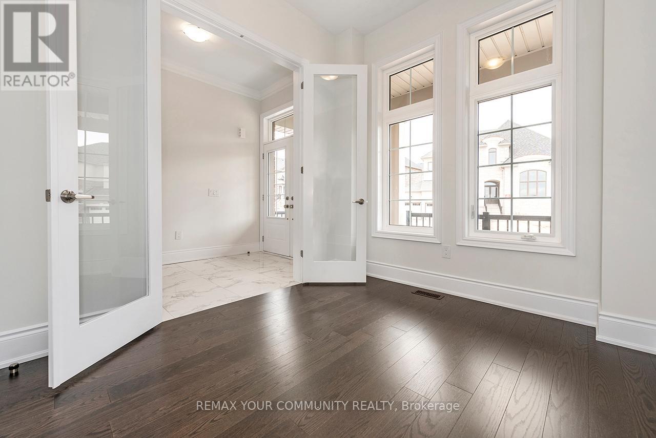 110 James Walker Avenue, Caledon, Ontario  L7C 4N1 - Photo 17 - W12889238