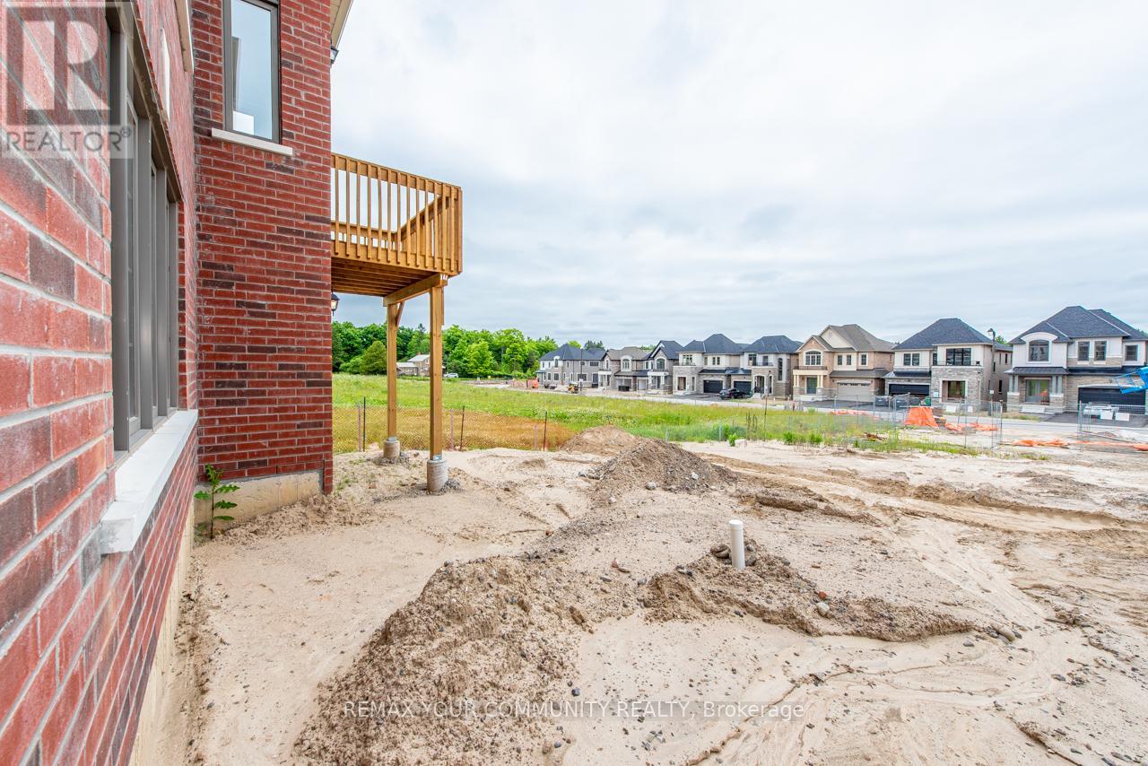 110 James Walker Avenue, Caledon, Ontario  L7C 4N1 - Photo 6 - W12889238