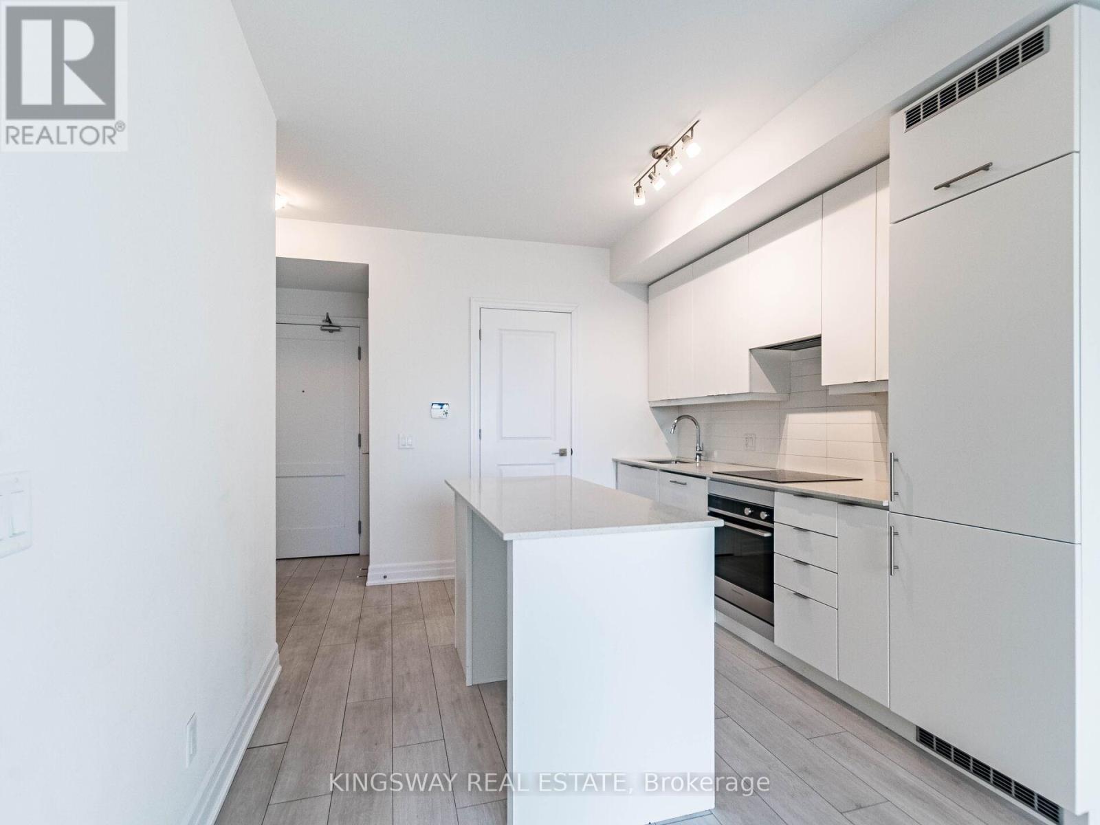 2105 - 30 Elm Drive, Mississauga, Ontario  L5B 0N3 - Photo 14 - W12889242