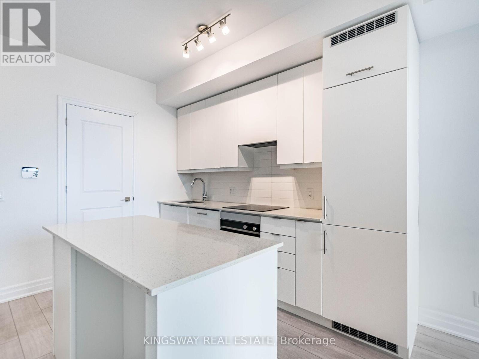 2105 - 30 Elm Drive, Mississauga, Ontario  L5B 0N3 - Photo 15 - W12889242