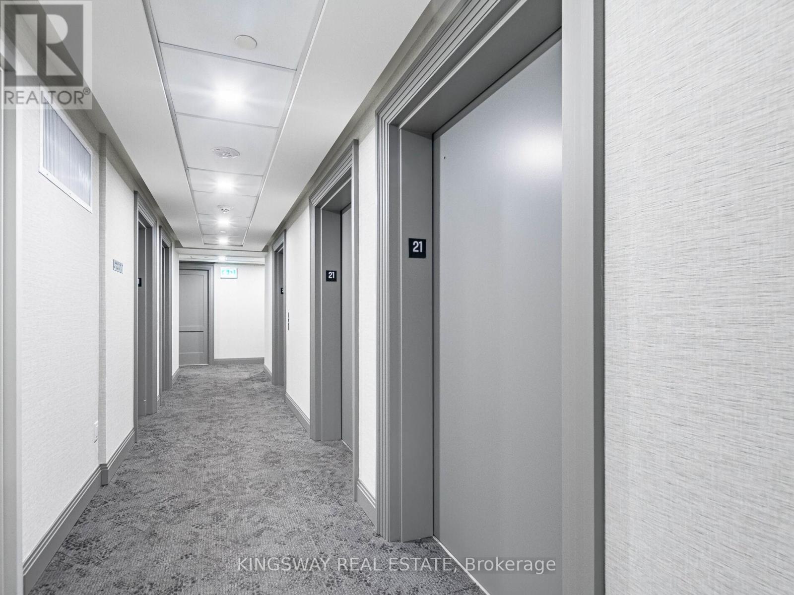 2105 - 30 Elm Drive, Mississauga, Ontario  L5B 0N3 - Photo 5 - W12889242