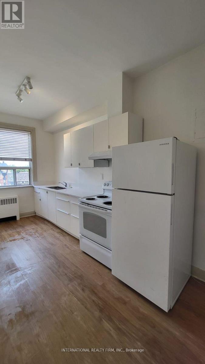 2 - 7 Thomas Street, Mississauga, Ontario  L5M 1Y4 - Photo 11 - W12889246