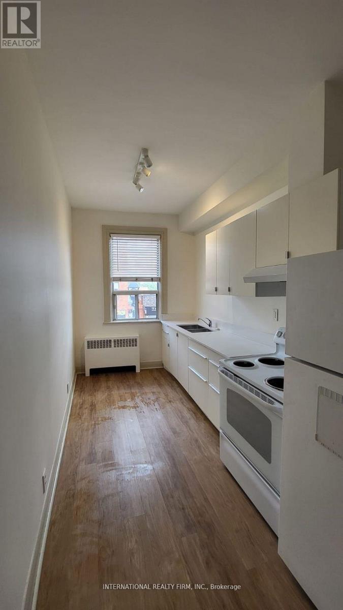 2 - 7 Thomas Street, Mississauga, Ontario  L5M 1Y4 - Photo 3 - W12889246