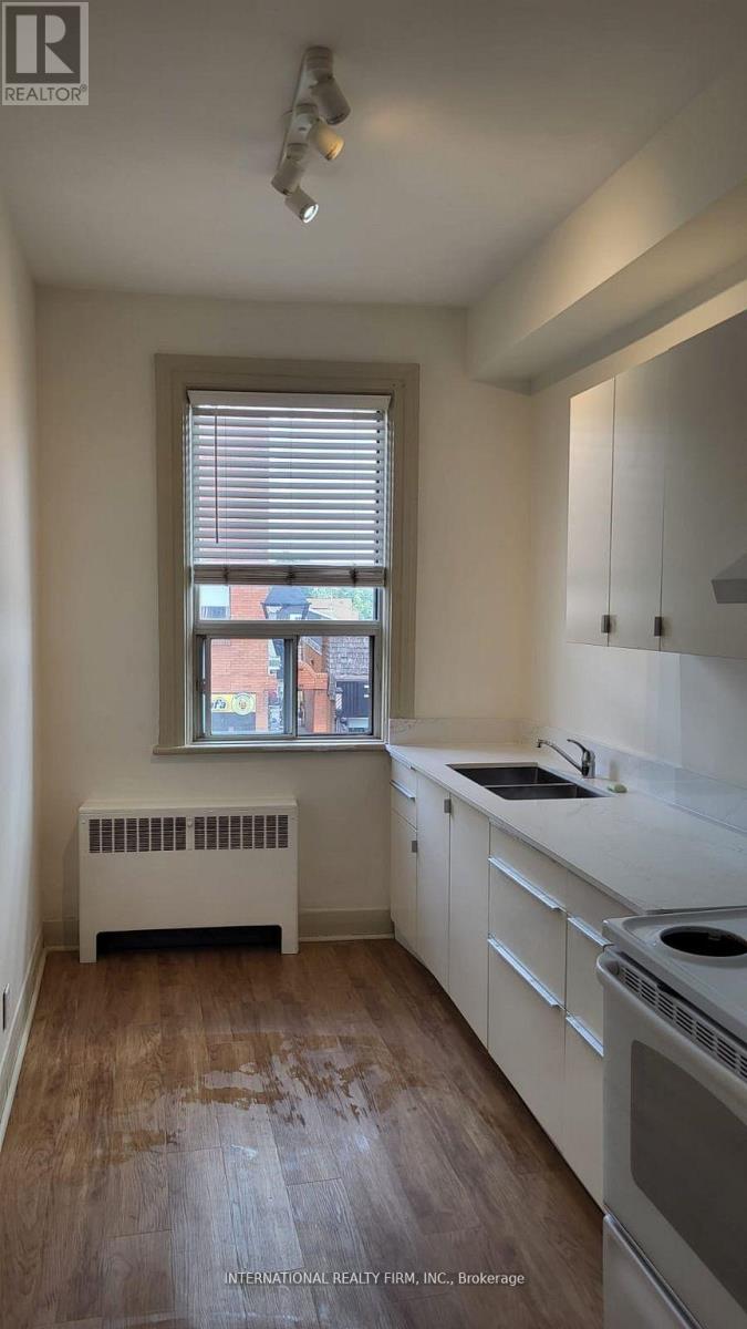 2 - 7 Thomas Street, Mississauga, Ontario  L5M 1Y4 - Photo 6 - W12889246