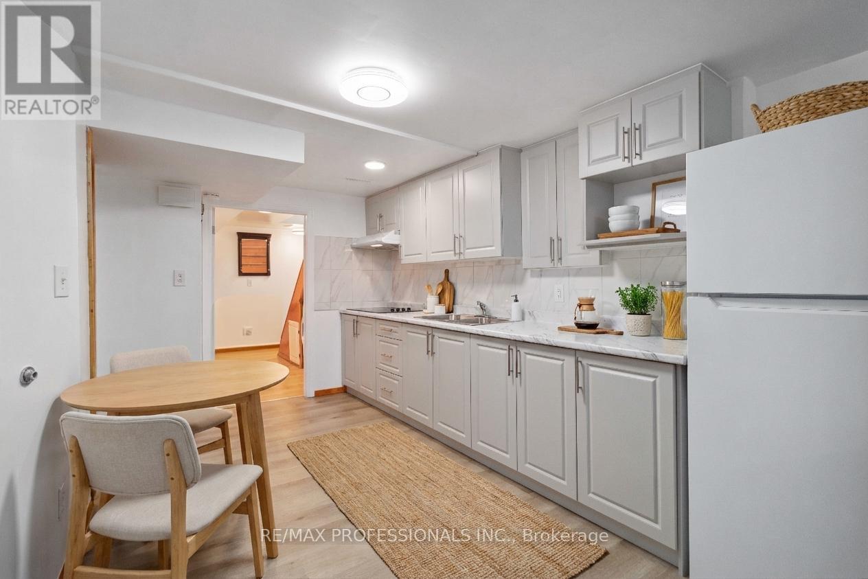 LOWER - 3438 WOODHURST CRESCENT, Mississauga, Ontario