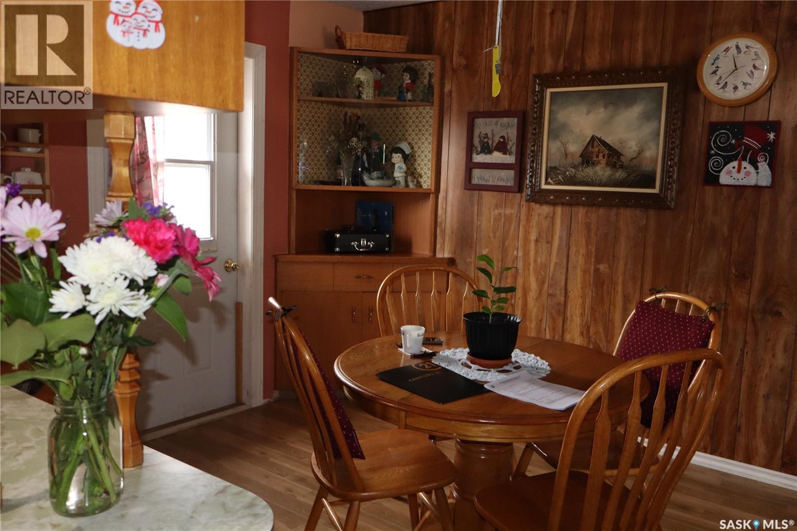 228 7th Avenue E, Gravelbourg, Saskatchewan  S0H 1X0 - Photo 13 - SK029737