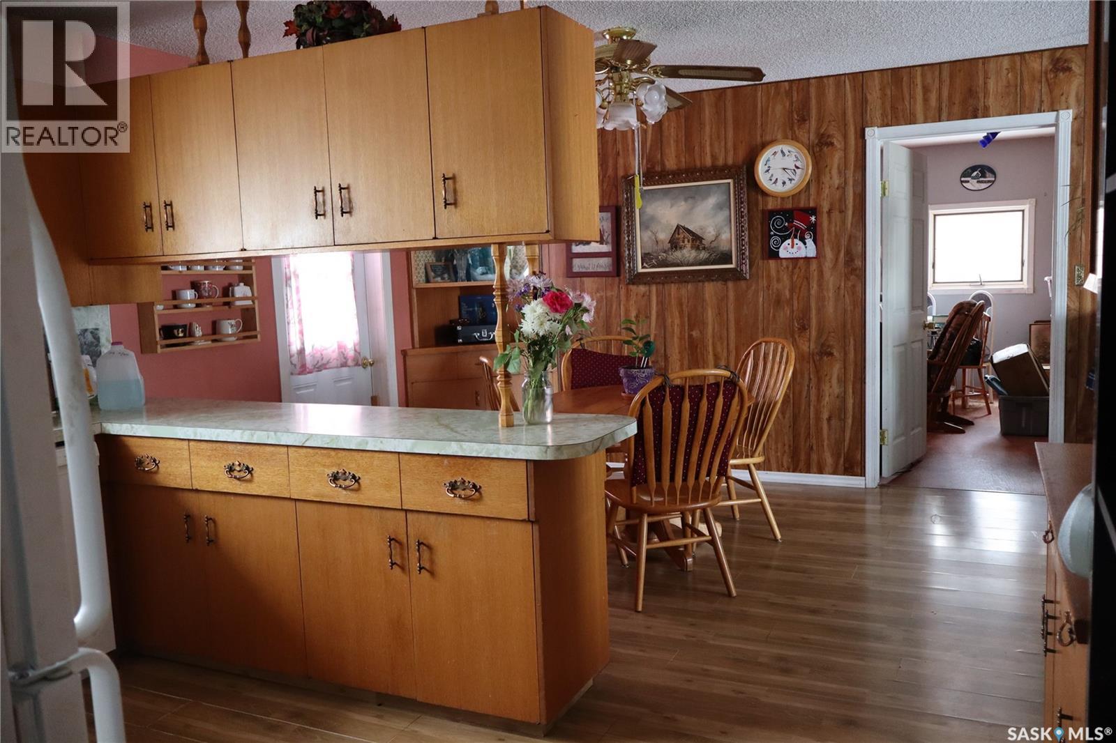 228 7th Avenue E, Gravelbourg, Saskatchewan  S0H 1X0 - Photo 5 - SK029737