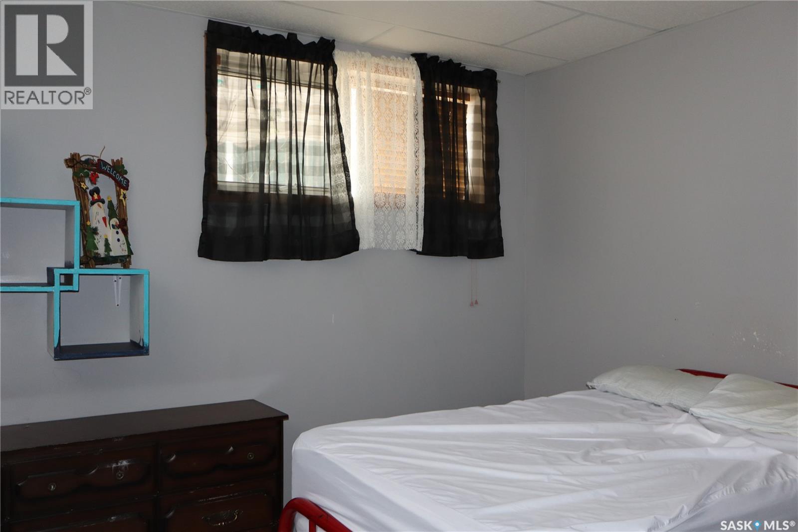 228 7th Avenue E, Gravelbourg, Saskatchewan  S0H 1X0 - Photo 40 - SK029737