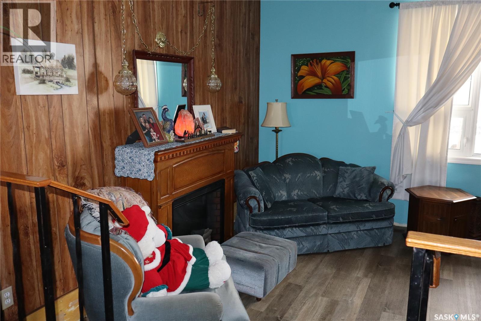 228 7th Avenue E, Gravelbourg, Saskatchewan  S0H 1X0 - Photo 14 - SK029737