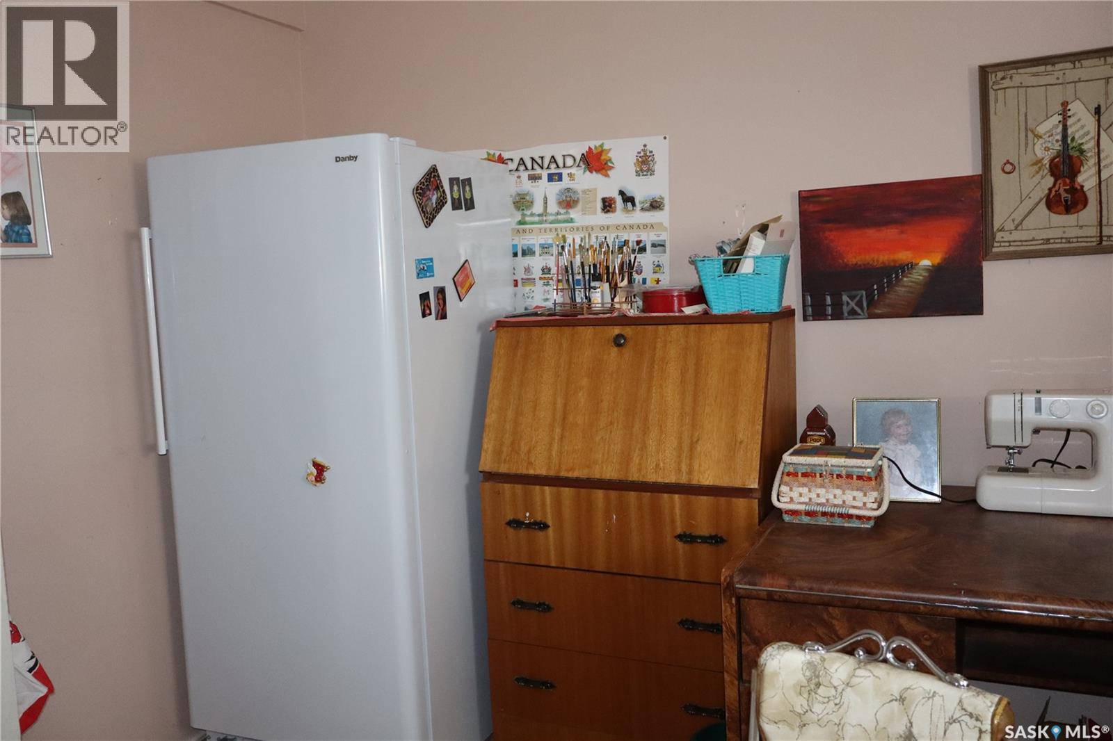 228 7th Avenue E, Gravelbourg, Saskatchewan  S0H 1X0 - Photo 11 - SK029737