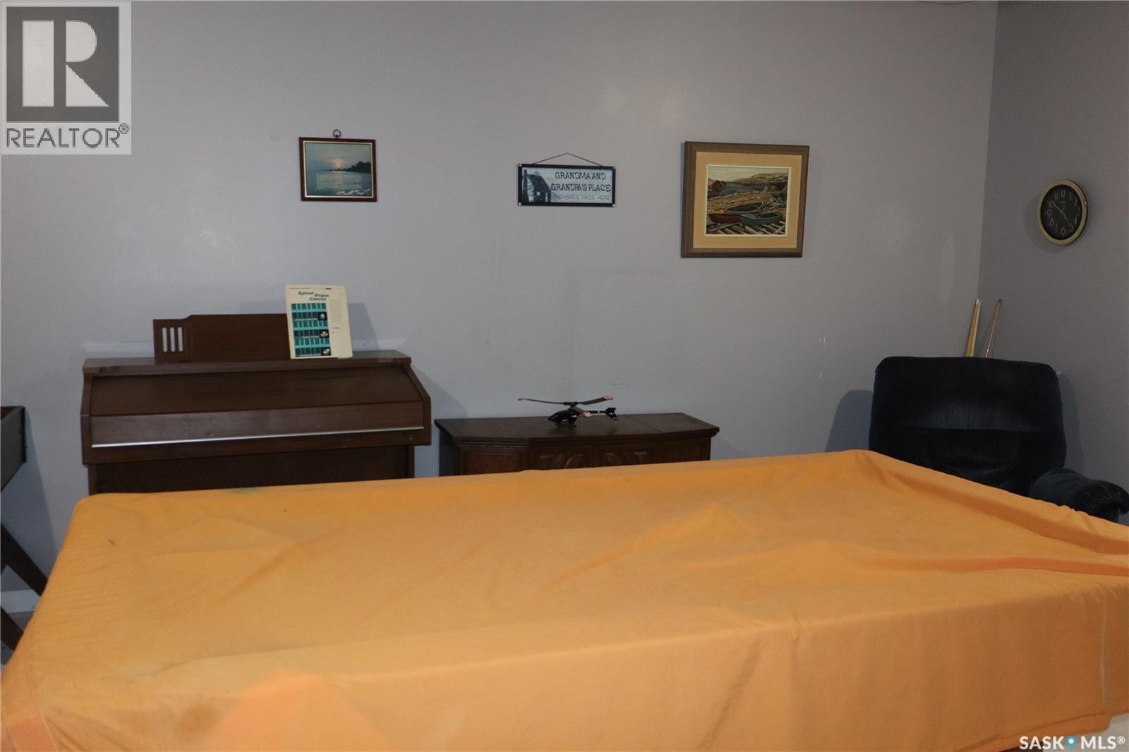 228 7th Avenue E, Gravelbourg, Saskatchewan  S0H 1X0 - Photo 35 - SK029737