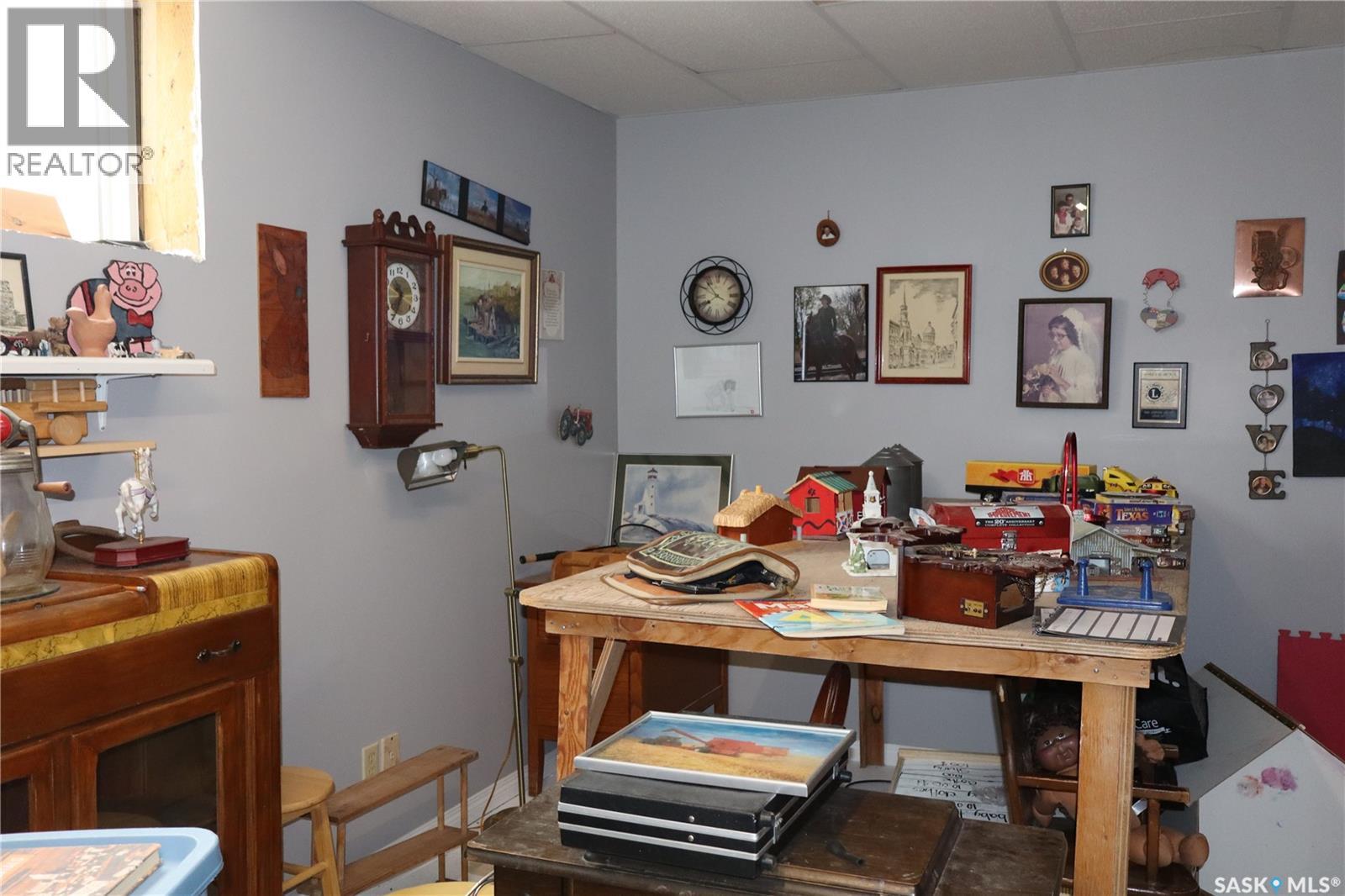 228 7th Avenue E, Gravelbourg, Saskatchewan  S0H 1X0 - Photo 43 - SK029737